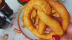 Probajte obavezno! Fantastičan recept – pereca uštipci za 10 min (VIDEO)
