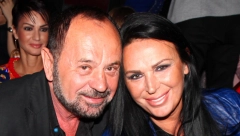 NIKO IH NE BI PREPOZNAO Brak im traje 25 godina, a ovako su izgledali na početku, isplivala nikad viđena fotka poznatog para (FOTO)