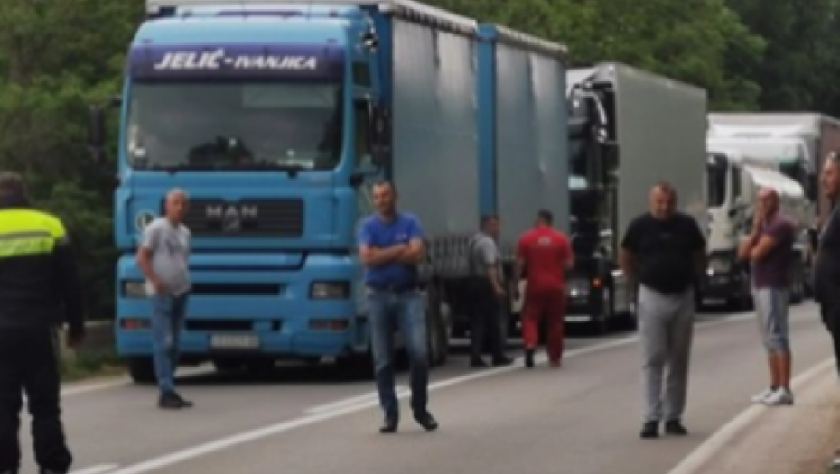 Jedan od četvoro povređenih kod Čačka preminuo u bolnici!