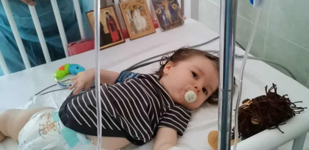 GAVRILO JE PRE DVA MESECA PRIMIO NAJSKUPLJI LEK NA SVETU Napredak se primećuje, evo kako mališan vežba svaki dan (VIDEO)