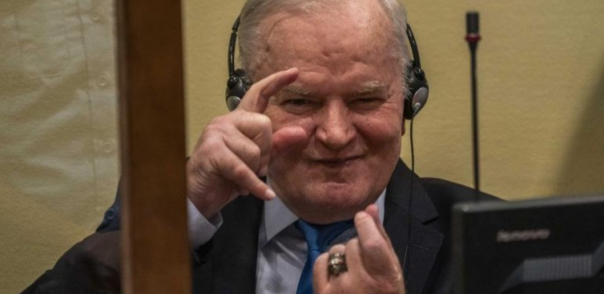 SKRIVENA SIMBOLIKA GENERALOVOG PRSTENA Ratko Mladić ga nikada ne skida sa ruke