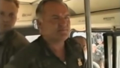 ZAR IM ZBOG OVOGA SMETA MURAL RATKU MLADIĆU? "Ja vašu decu i vas spašavam, a naša deca su pobijena 1992. godine u kanjonu Žepe!" (VIDEO)