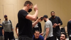 NARODNJACI TREŠTE U TERETANI! Jokić proslavio MVP nagradu, saigrača zabolela glava (VIDEO)