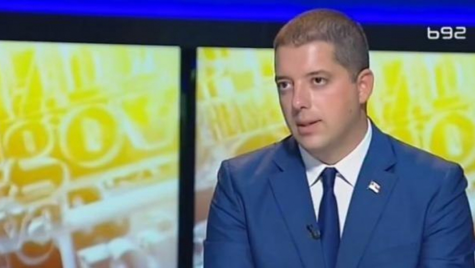 Zašto ne bi trebalo da nam bude svejedno zbog pretvaranja porodice Vučić u legitimnu metu?