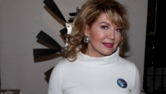 RETKO SE POJAVLJUJE U JAVNOSTI, A VEOMA LIČE Suzana Mančić ima rođenu sestru, a evo kako ona izgleda! (FOTO)