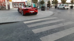 ''POKLON'' ZA NEPROPISNO PARKIRANJE Ovako je ljut komšiluk reagovao na loše parkiran auto u nobovobeogradskom bloku 28