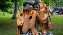 ONA JE NEZAOBILAZNI DEO NARODNE NOŠNJE Nosi se i u ratu i u miru, a Srbi zbog nje deluju pomalo ljutito!