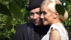 HUSA IZ "BIT STRITA" POSTAO OTAC Pevač objavio fotku svoje 25 godina mlađe izabranice sa bebom!