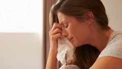 POTRESNI VAPAJ OČAJNE MAJKE: "Vratite mi dete!" Devojčicu (9) dali ocu, od koga beži i koji je ostavio pre nego što se i rodila