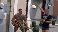 ŽURKA U BELOJ KUĆI OD RANOG JUTRA Čorba i Kristijan napravili šou, Golubović nakon toga ponovo našao razlog da ispipa ljubavnicu po telu, pomirenje na pomolu? (VIDEO)