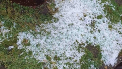 GRAD VELIČINE LEŠNIKA PAO U LOVĆENCU Nevreme zahvatilo i Sombor, RHMZ najaljuje pljuskove u svim delovima Srbije