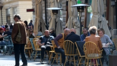 ULAZ U RESTORAN TRI EVRA?! Nemac gostima počeo da naplaćuje ulazak u objekat zbog drastičnog poskupljenja namirnica