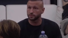 JOŠ UVEK KIVAN NA PORODICU! Ša besan što su se umešali i zabranili Tari da koristi stan, reper ne prestaje, a zadrugarka pokušava da ga urazumi