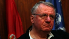 ŠEŠELJ U VELIKOJ AKCIJI Lider radikala deli narodu, ljudi se okupili oko četničkog vojvode (VIDEO)