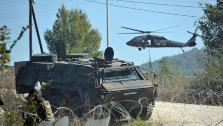 AMERIČKI ANALITIČAR PRIZIVA RAT NA KOSOVU Srbi i Rusi su braća, malobrojne NATO snage ne mogu da im se suprotstave!