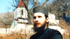 MONSTRUOZNI ZLOČIN ALBANSKIH KRVNIKA IZ OVK Mudžahedini igrali fudbal sa odrubljenom glavom monaha Haritona, nemački vojnici mirno posmatrali kad je otet