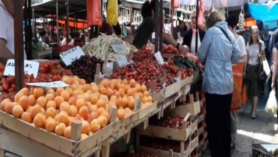 CENE VOĆA I POVRĆA DUPLO SKOČILE Na pijacama ćete morati da date više novca