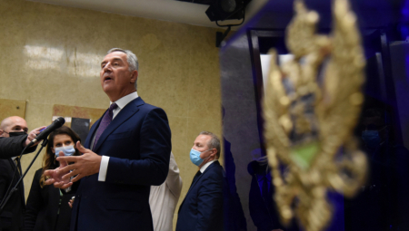 RUSKI PREDSEDNIK ĆE MU DOĆI GLAVE Milo Đukanović poručio Putinu: Obustavite!
