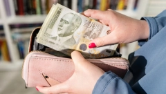 DRŽAVA DAJE POMOĆ Stiže novac za vaučere koji nisu iskorišćeni, ovo je procedura! Iskoristite svoje pravo