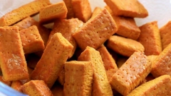 DOMAĆI KREKERI OD SIRA Napravite sopstvenu grickalicu za jelo uz omiljenu seriju