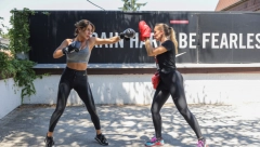 EKSKLUZIVNI ALO! PAPARAZZO: Marina Visković u uskim helankama i bokserskim rukavicama, evo zašto nema šale sa pevačicom! (FOTO)