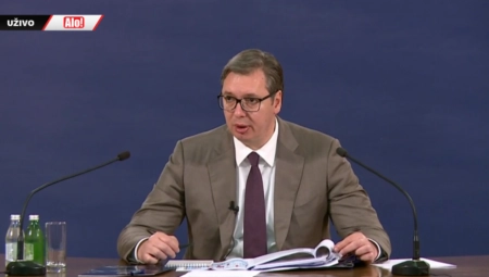 Vučić najavio novo povećanje plata i penzija