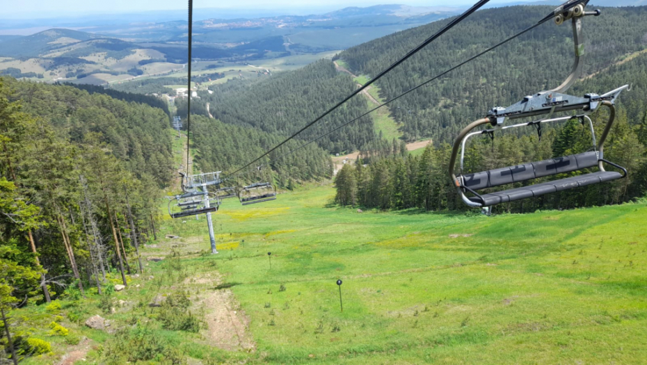 Korona je vratila Srbe na domaće planine: Na Zlatiboru ostvareno 350.000 noćenja, a Gold Gondola za nepunih pet meseci prevezla preko 100.000 ljudi (FOTO)