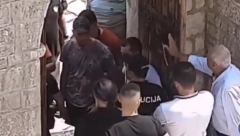 SVEŠTENICI NA CETINJU STRAHUJU ZA SVOJU BEZBEDNOST Crkvena opština upozorava na sve veći broj napada