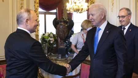 SVETU PRETI KATASTROFA AKO DOĐE DO RATA Putin i Bajden bi danas trebalo da razgovaraju ali Amerikanci tvrde drugačije!