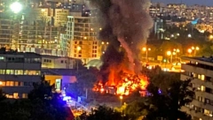 STRAVIČAN POŽAR NA NOVOM BEOGRADU Vatra guta naselje! (FOTO/VIDEO)