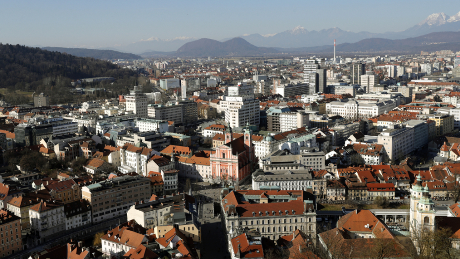 SLOVENIJA SUTRA BIRA PREDSEDNIKA Uoči drugog kruga predsedničkih izbora - da li će prvi put u istoriji pobedu odneti žena?