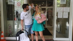 KREVETAC NAPRAVLJEN ZA NJU, POSTELJINA SA POSVETOM Ovako izgleda spavaću kutak male Mie, mama Luna napravila da izgleda kao iz bajki! (FOTO)