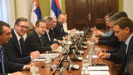 Sastanak Vučića sa delom opozicije, predstavljen izveštaj o KiM
