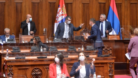 USVOJENA NOVA UREDBA O PRIMENI KOVID PROPUSNICA Ukoliko mere ne budu dale rezultate, Vlada Srbije se neće ustručavati od uvođenja novih!