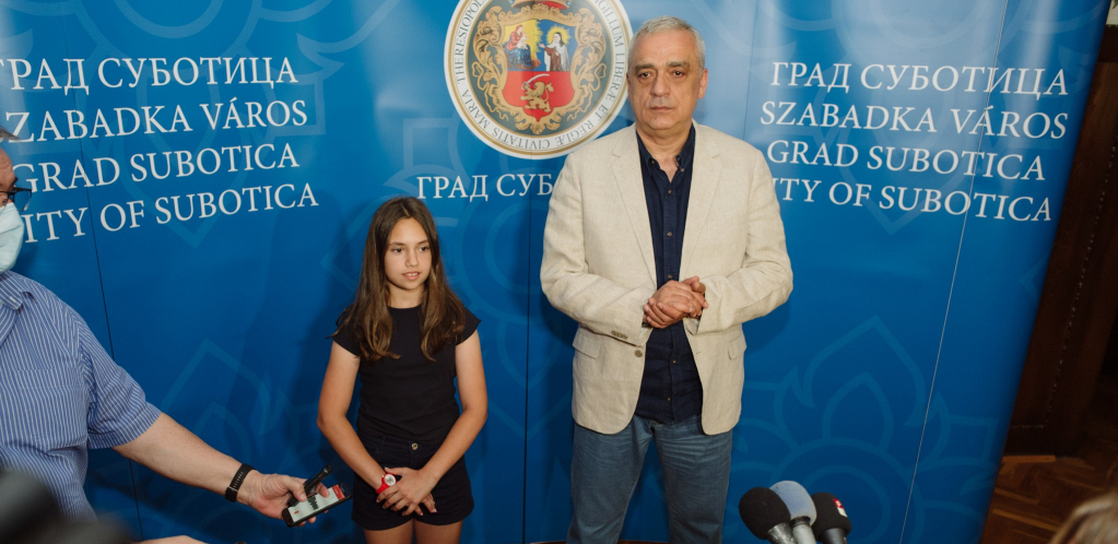 Uspešna mlada teniserka na prijemu kod gradonačelnika Bakića