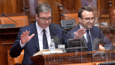 VUČIĆ UPUTIO SNAŽNU PORUKU KOMŠIJAMA Ne zanimaju me sukobi u regionu, bez teskih reči s komšijama