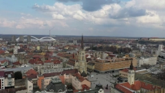 ŽENSKI GLAS SE JAVIO TAČNO U 12.55 Nakon toga je hitno evakuisan Viši sud u Novom Sadu