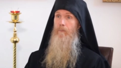 DOĐU ŽENE I ŽALE SE DA IH MUŽ VARA "Doteraj se malo, sestro" odgovar igumana Arsenija oduševio sve, a nije poštedeo ni muškarce