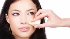 BEŽ KARMINI, SAVRŠENE OBRVE ODLAZE U ISTORIJU Evo koji su novi trendovi šminkanja u 2023. godini