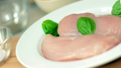 SVI KOJI VOLE PILETINU SU OPASNOM PROBLEMU: Podiže holesterol, goji i šteti srcu, a iznenadiće te se koje sve infekcije izaziva