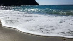 POKUŠAO DA SPASI UNUKU PA SE UTOPIO Deka iz Srbije nastradao u Grčkoj