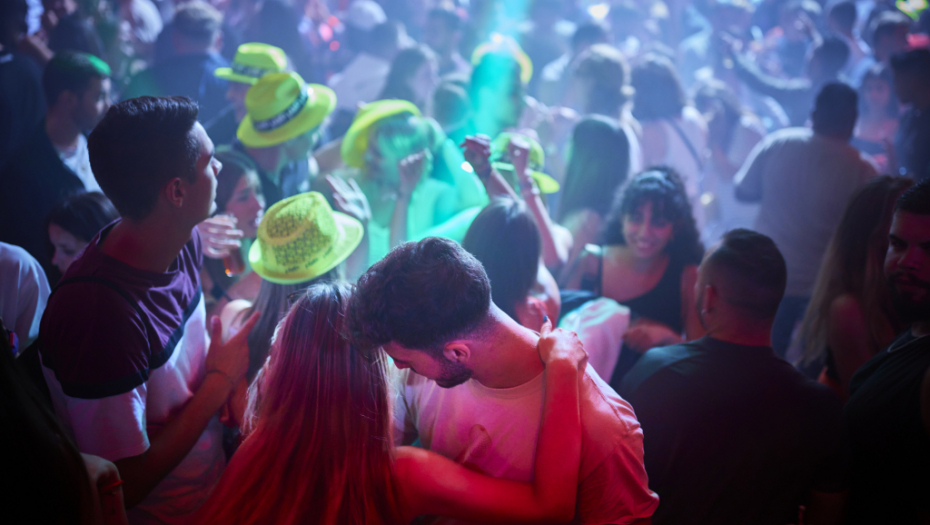 DRAMA U HOLANDIJI Na muzičkom festivalu zaraženo 1.000 posetilaca