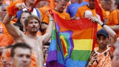 DIGLA SE VELIKA FRKA Zaplenjene LGBT zastave, UEFA se brani, tvrdi da zna ko je kriv