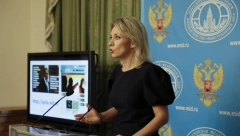 NIKAKVE ANĐELINE DŽOLI NE LETE U BEOGRAD DA DRŽE BOLESNU DECU ZA RUKU Zaharova podsetila na podmukli zločin Zapada: Gađali ste Srbiju osiromašenim uranijumom, otrovali njihovu vodu i hranu...