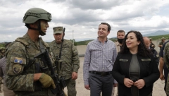 GNEV U PRIŠTINI Kurti i Osmani su neznalice, kockaju se Kosovom