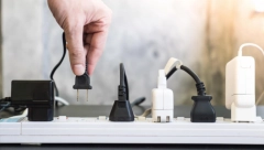 IZBEGNITE NEPOTREBNE TROŠKOVE Pre nego što krenete na odmor obavezno isključite iz struje ove uređaje