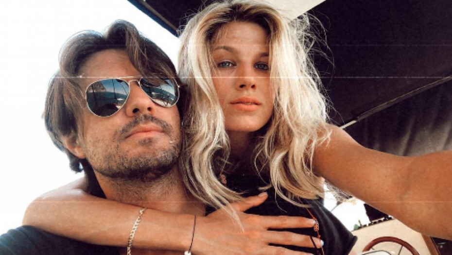 BAJKA NA OBALI MORA Srpska pevačica proslavila ćerkici prvi rođendan, torta u obliku dvorca, a dekoracija obara s nogu (FOTO)