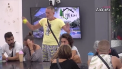 NISI TAKAV, IZLETELO TI JE! Lepi Mića na sve načine pokušao da opravdava Karićeve postupke,  pa urnisao zadrugare što se kunu u najvoljenije i krše zakletve!