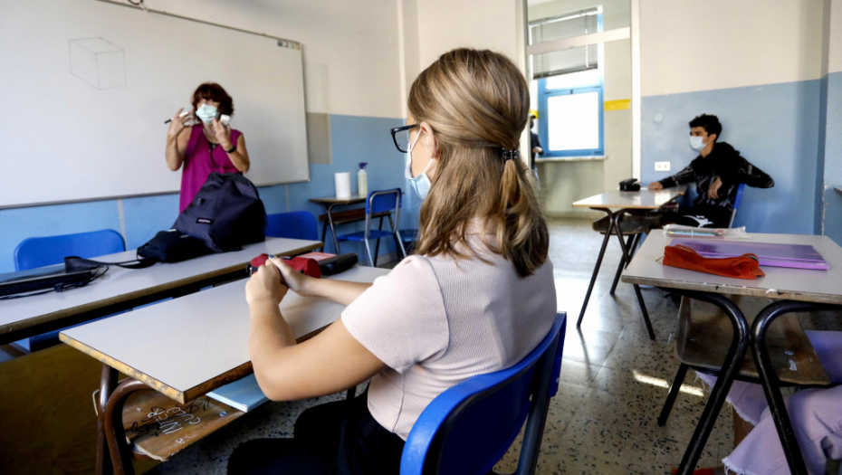 OD DANAS KOMBINOVANA NASTAVA U 4 GRADA Odluka o onlajn nastavi za sve možda ove nedelje
