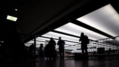 POSLEDNJE SREDSTVO U BORBI PROTIV NISKIH PLATA Pogranična policija na britanskim aerodromima u štrajku tokom božićnih praznika